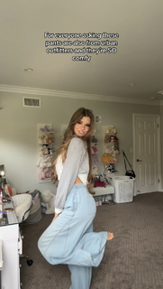 Brooke Monk feet photo thumbnail