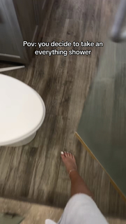 Brooke Monk feet photo thumbnail