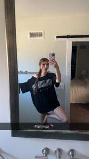 Brooke Monk feet photo thumbnail