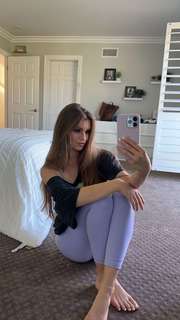 Brooke Monk feet photo thumbnail