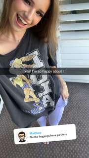 Brooke Monk feet photo thumbnail