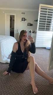 Brooke Monk feet photo thumbnail