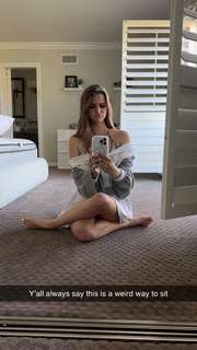 Brooke Monk feet photo thumbnail
