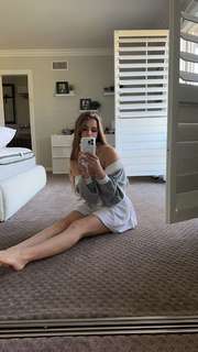 Brooke Monk feet photo thumbnail