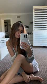 Brooke Monk feet photo thumbnail
