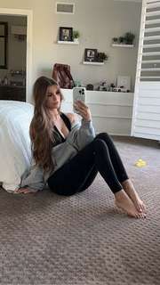 Brooke Monk feet photo thumbnail