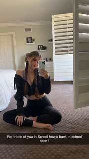 Brooke Monk feet photo thumbnail