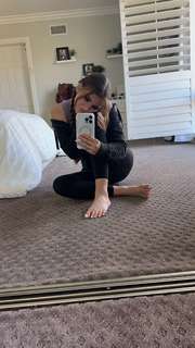 Brooke Monk feet photo thumbnail