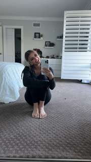 Brooke Monk feet photo thumbnail