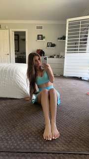 Brooke Monk feet photo thumbnail