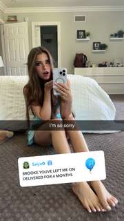 Brooke Monk feet photo thumbnail