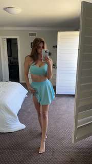 Brooke Monk feet photo thumbnail