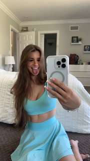 Brooke Monk feet photo thumbnail