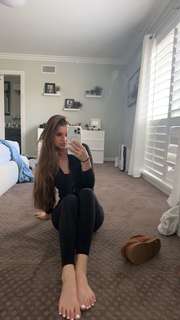 Brooke Monk feet photo thumbnail