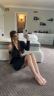 Brooke Monk feet photo thumbnail