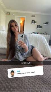 Brooke Monk feet photo thumbnail