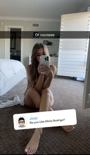 Brooke Monk feet photo thumbnail