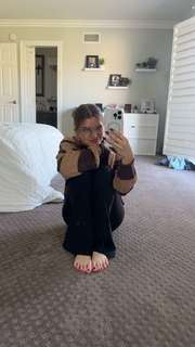 Brooke Monk feet photo thumbnail