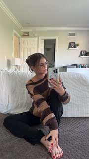 Brooke Monk feet photo thumbnail