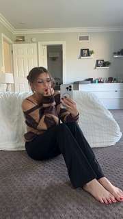 Brooke Monk feet photo thumbnail