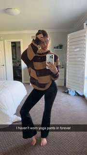 Brooke Monk feet photo thumbnail