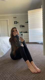Brooke Monk feet photo thumbnail
