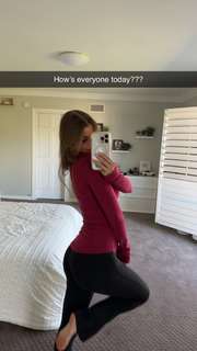 Brooke Monk feet photo thumbnail
