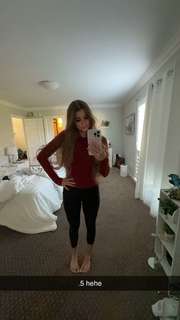 Brooke Monk feet photo thumbnail