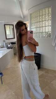 Brooke Monk feet photo thumbnail