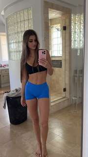 Brooke Monk feet photo thumbnail