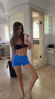 Brooke Monk feet photo thumbnail
