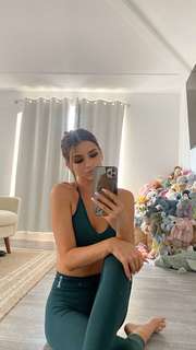 Brooke Monk feet photo thumbnail