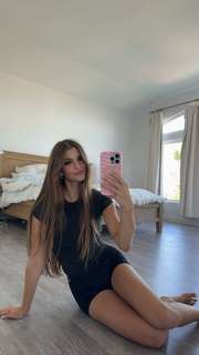 Brooke Monk feet photo thumbnail