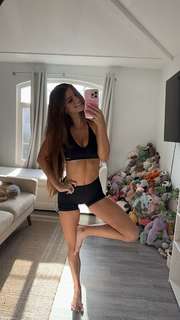 Brooke Monk feet photo thumbnail