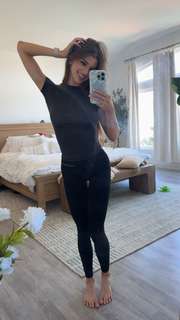 Brooke Monk feet photo thumbnail