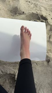 Brooke Monk feet photo 3