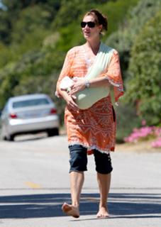 Brooke Shields feet photo thumbnail