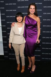 Brooke Shields feet photo thumbnail