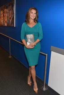 Brooke Shields feet photo thumbnail
