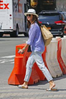 Brooke Shields feet photo thumbnail