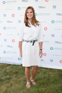Brooke Shields feet photo thumbnail