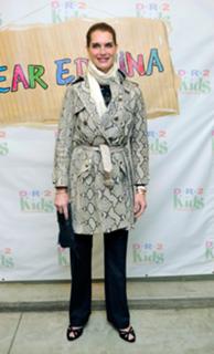 Brooke Shields feet photo thumbnail