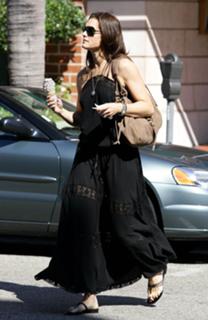Brooke Shields feet photo thumbnail