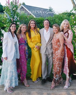 Brooke Shields feet photo thumbnail