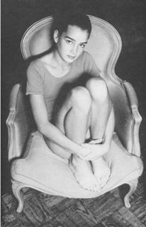 Brooke Shields feet photo thumbnail