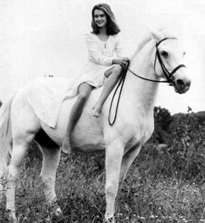 Brooke Shields feet photo thumbnail