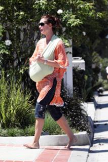 Brooke Shields feet photo thumbnail