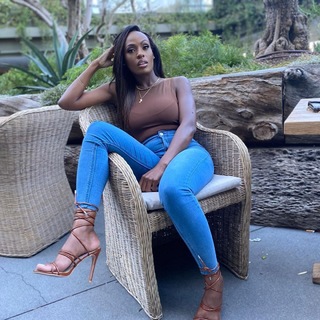 Brooke Thomas feet photo 12