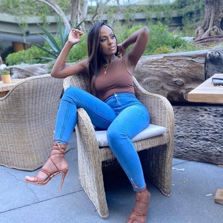 Brooke Thomas feet photo 11