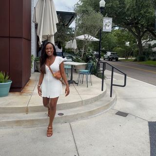 Brooke Thomas feet photo 5